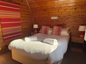 3 bedrooms, individually decorated, individually furnished, free WiFi