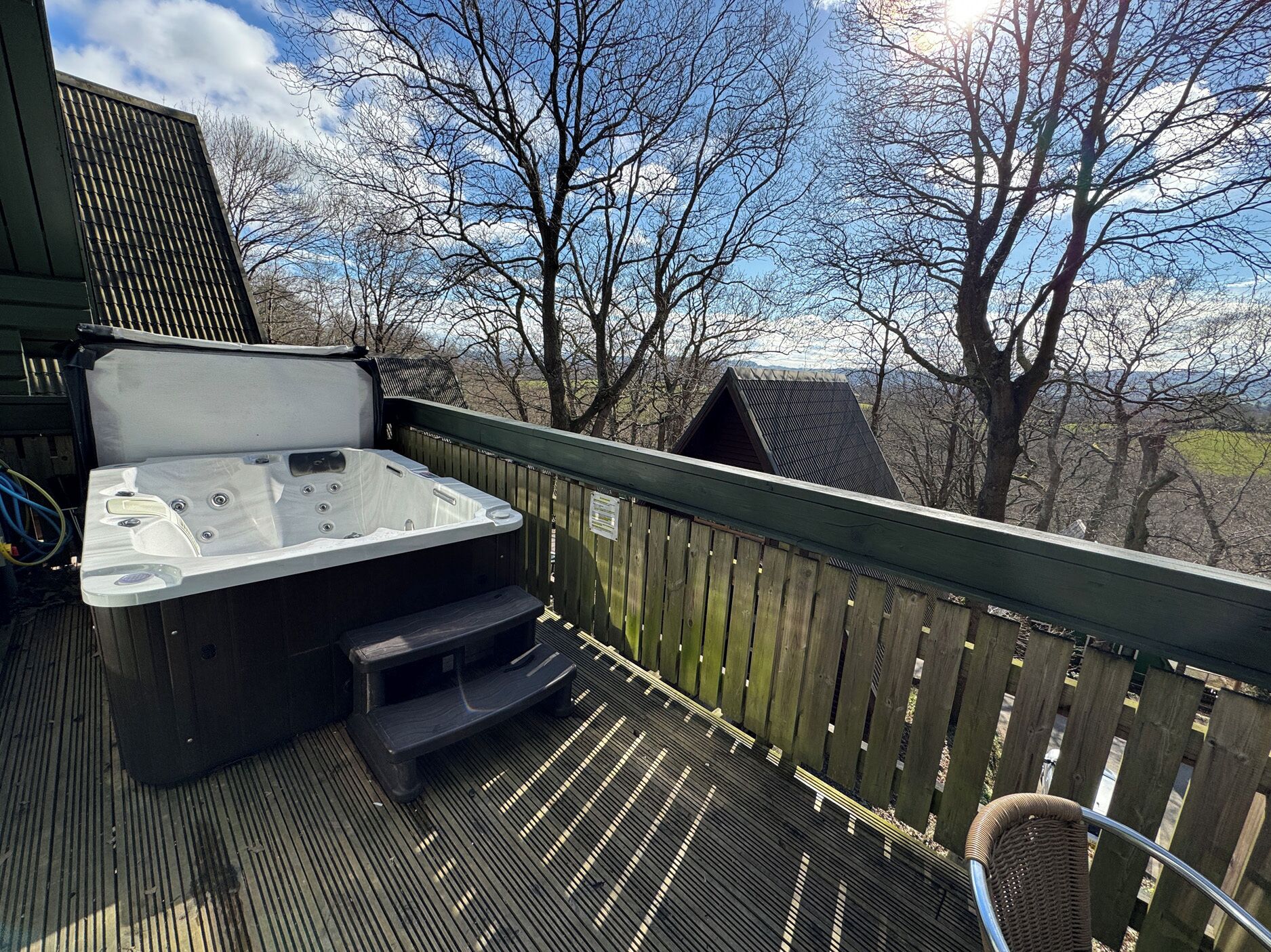 Bañera de hidromasaje al aire libre