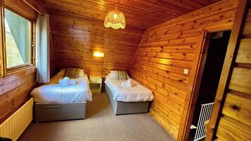 Cottage | 3 bedrooms, individually decorated, individually furnished, free WiFi