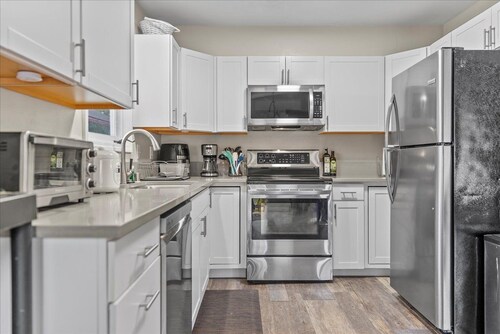 Peaceful Anchorage Stay