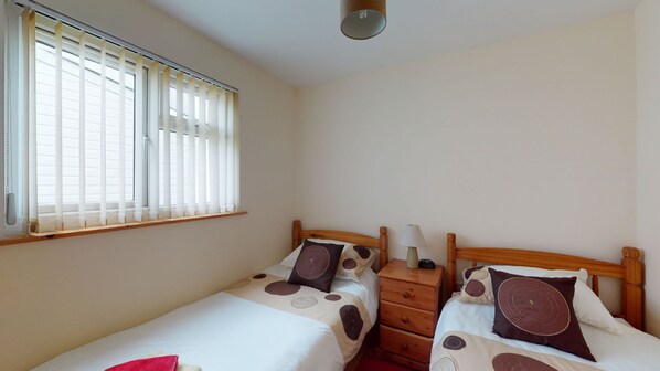 3 bedrooms, iron/ironing board, Internet, bed sheets