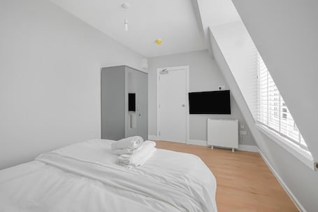 Room. Studio 169 London