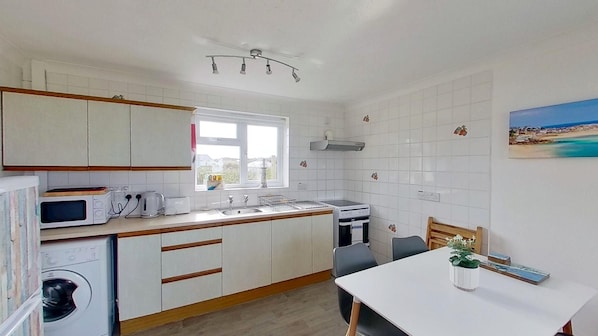 Fridge, microwave, oven