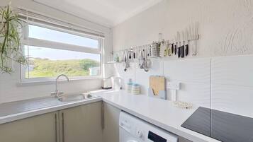 Refrigerador, microondas y horno