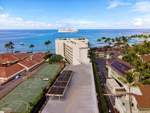 Condo, 1 cama Queen e sofá-cama (Kona Alii 206) | Campo esportivo
