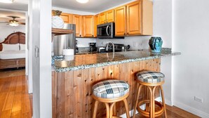 Condo, 1 Queen Bed with Sofa bed (Kona Alii 206) | Private kitchen - Kona Alii 206 (Kailua-Kona)