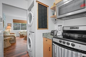 Interior - Makolea#11 (Kailua-Kona)