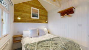 3 habitaciones, tabla de planchar con plancha y acceso a internet