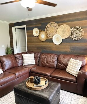 Smart TV - Riverside Retreat at Cades Cove Landing-Unit 250 in Enchanting Townsend, TN (Townsend)