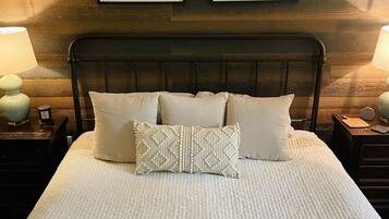 1 bedroom, in-room safe, iron/ironing board, free WiFi