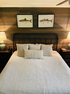 1 bedroom, in-room safe, iron/ironing board, free WiFi