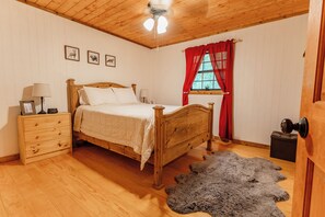 3 chambres, fer et planche à repasser, accès au Wi-Fi (inclus)