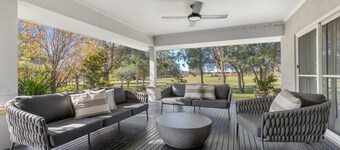 LAKEVIEW VILLA - THE VINTAGE HOLIDAY HOUSES