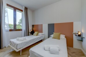 3 bedrooms, in-room safe, iron/ironing board, free WiFi