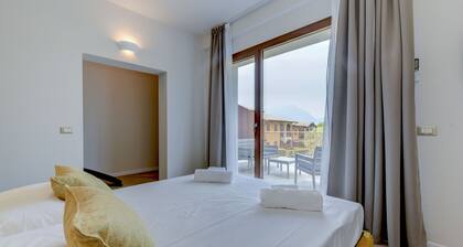 Gardaliva 6 by the lake in Manerba del Garda