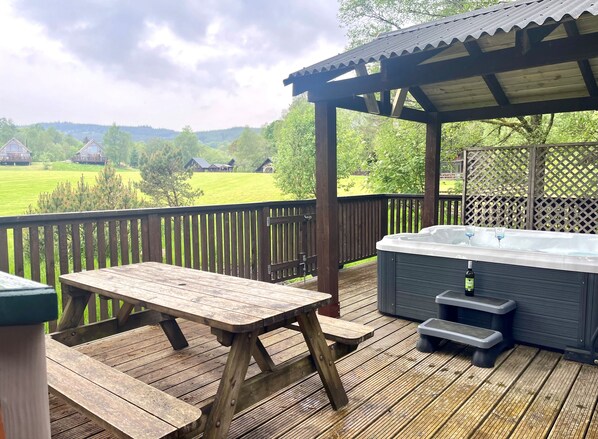 Bañera de hidromasaje al aire libre