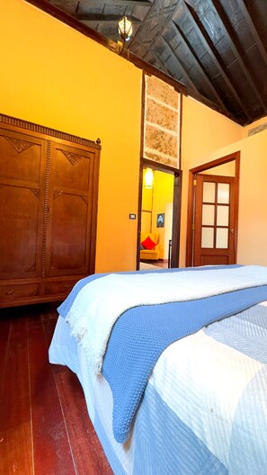 2 bedrooms