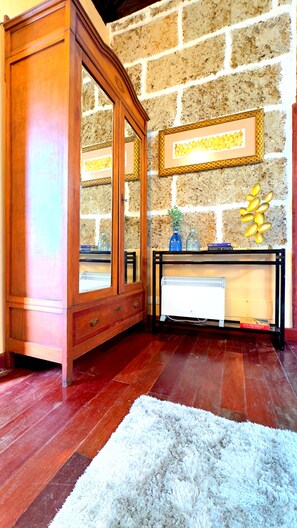 House, 2 Bedrooms, Accessible, City View | Interior
