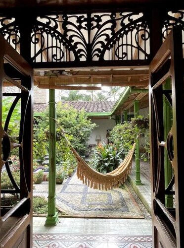 Room for 2 people + desk l Palermo