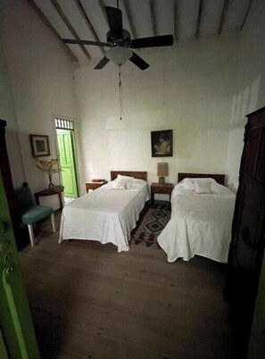 WiFi, bed sheets