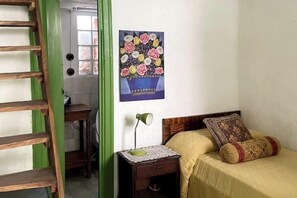 WiFi, bed sheets