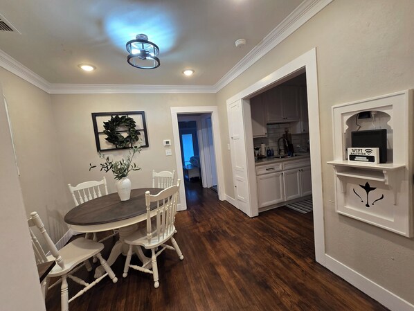 Dining - Easy Living In Delightful Duplex (Lubbock)