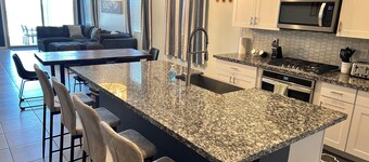 Spacious 4-bedroom house in welcoming San Tan Valley with WiFi, AC
