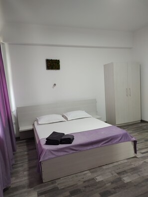 9 habitaciones, wifi y ropa de cama 