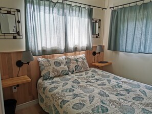 1 slaapkamer, een strijkplank/strijkijzer, wifi, beddengoed