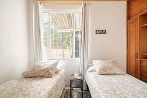 2 bedrooms, WiFi, bed sheets