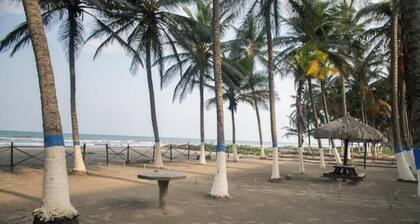 Apt Frente al mar - AC - cama king - wifi rapido