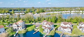 The Landings 18, Waters Reach (P)