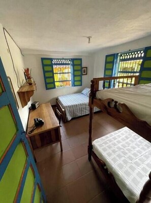 1 bedroom, WiFi, bed sheets - Beautiful room. for 6 Tradition in Jericho, Antioquia (Jericó)