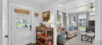 5-Min Walk to Beach, Pets & Families + Large Porch