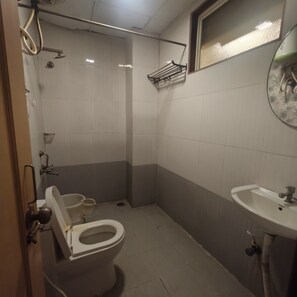 Towels, soap, shampoo - Span Suites by Stayz Royale (Bengaluru)