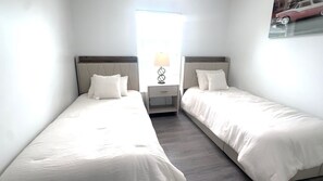 4 chambres, fer et planche à repasser, Wi-Fi, draps fournis
