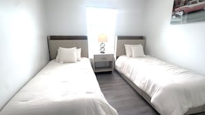 4 chambres, fer et planche à repasser, Wi-Fi, draps fournis