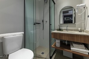 Shower, hair dryer, towels, soap - Charlie Librio Vila Mariana (São Paulo)