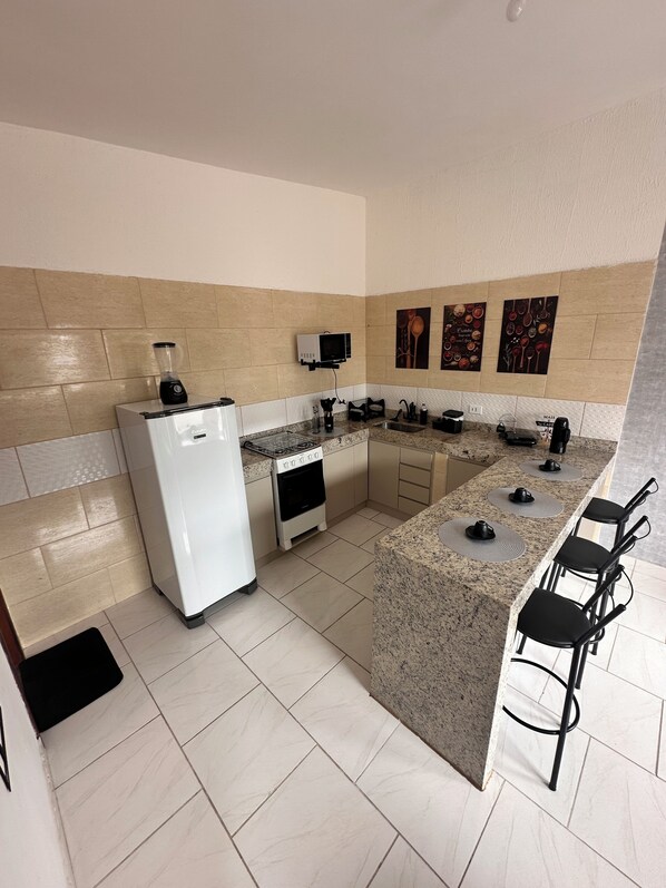 Fridge, microwave, stovetop, blender