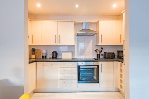 Strand Apartment, Deal