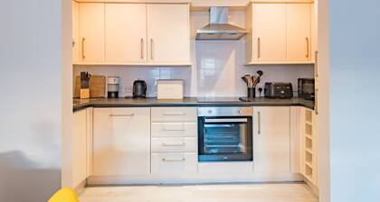 Strand Apartment, Deal