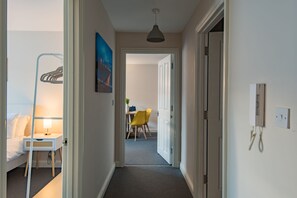 2 bedrooms, desk, iron/ironing board, WiFi