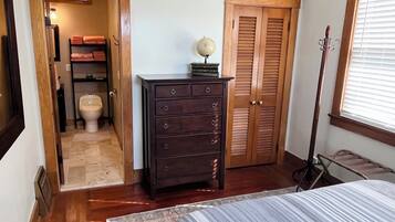 1 bedroom, desk, iron/ironing board, free WiFi