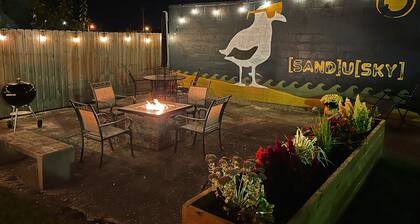 Private 1-bdrm unit, newly renovated historic home, downtown Sandusky.