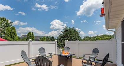Firepit, fireplace, jetted tub + more! Close to JMU, Massanutten + Shenandoah!