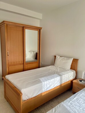 2 bedrooms, WiFi, bed sheets