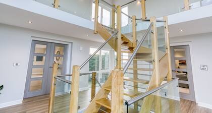 Garreg Hen - a sea view that sleeps 8 guests in 4 bedrooms