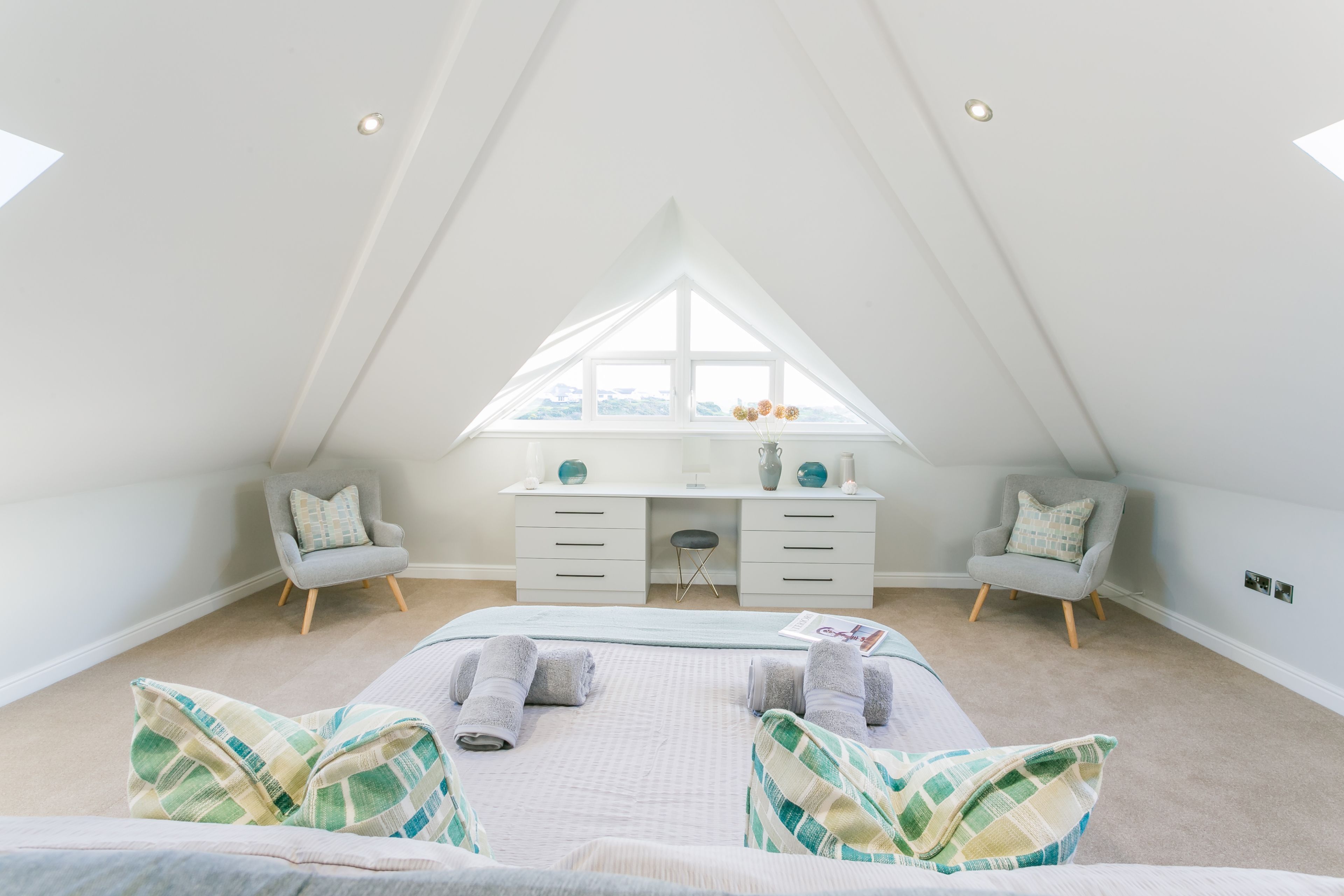 4 bedrooms, iron/ironing board, travel cot, free WiFi