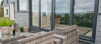 Gwynaeth Gwyn -  a hot tub that sleeps 16 guests  in 8 bedrooms