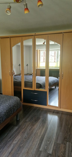 1 chambre, fer et planche Ă repasser, Wi-Fi, draps fournis
